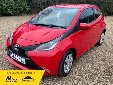 TOYOTA AYGO 1.0 VVT-i x-play