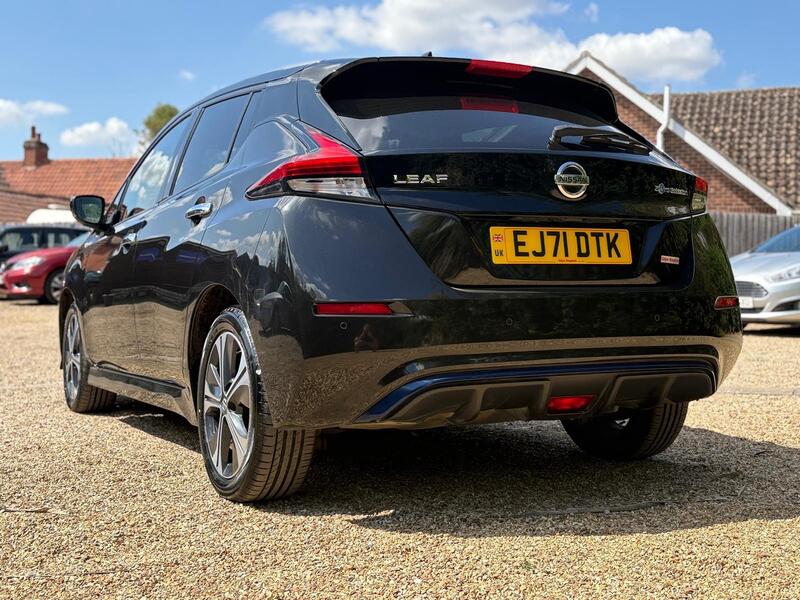 NISSAN LEAF